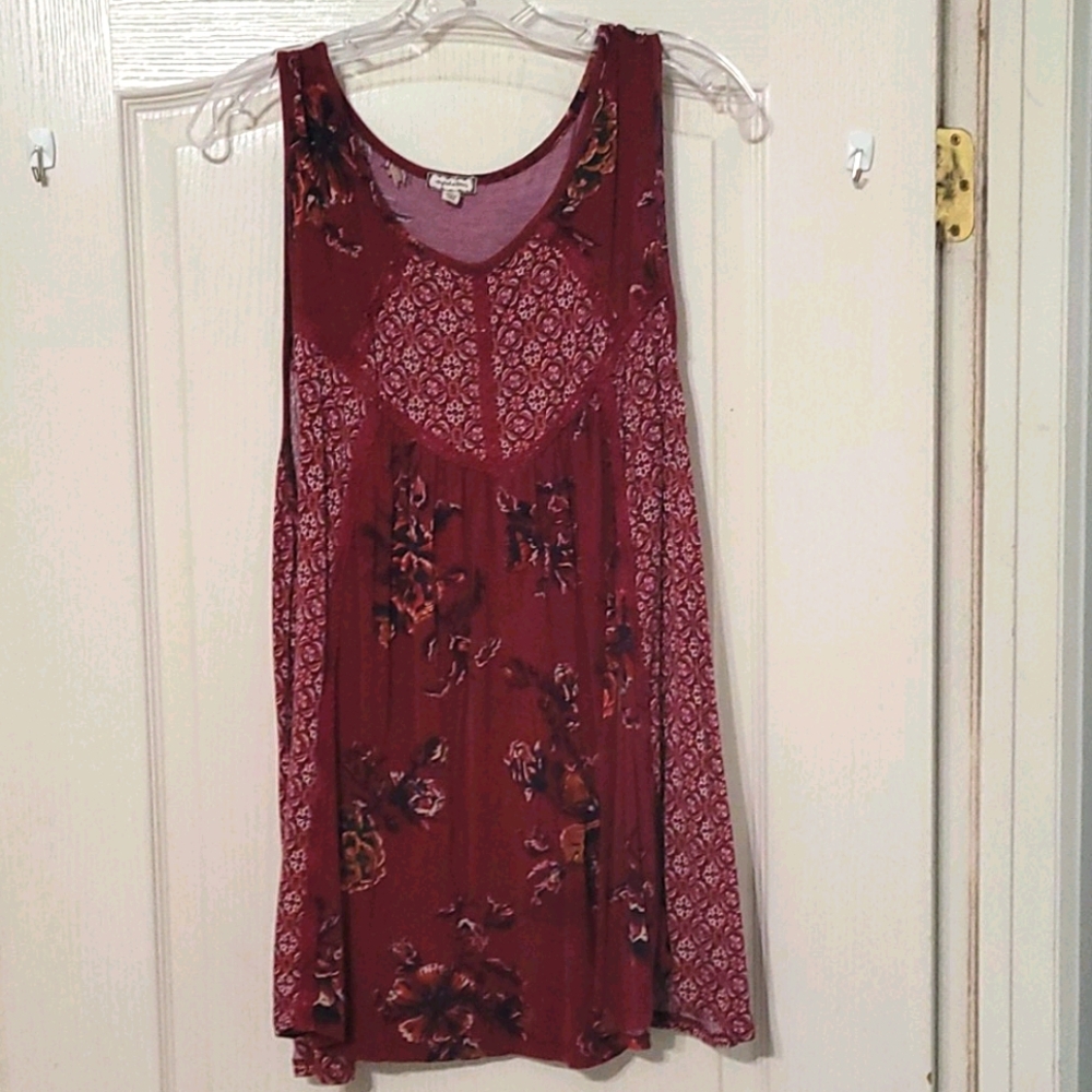 GUC. Maroon Eyeshadow 2X tunic.
